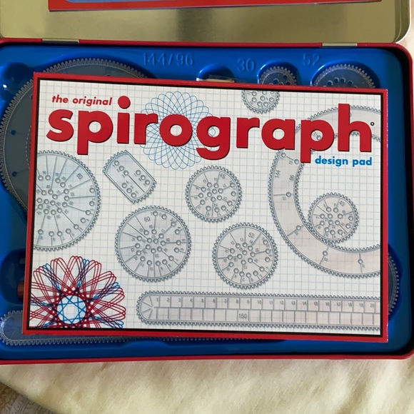 Spirograph Design Set - Picture 4 of 4